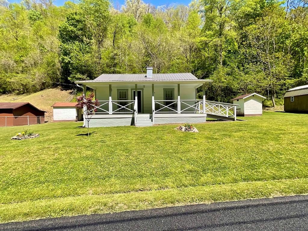 Single Family 2BR 1BA - 150 Elswick Branch, Jonancy, KY