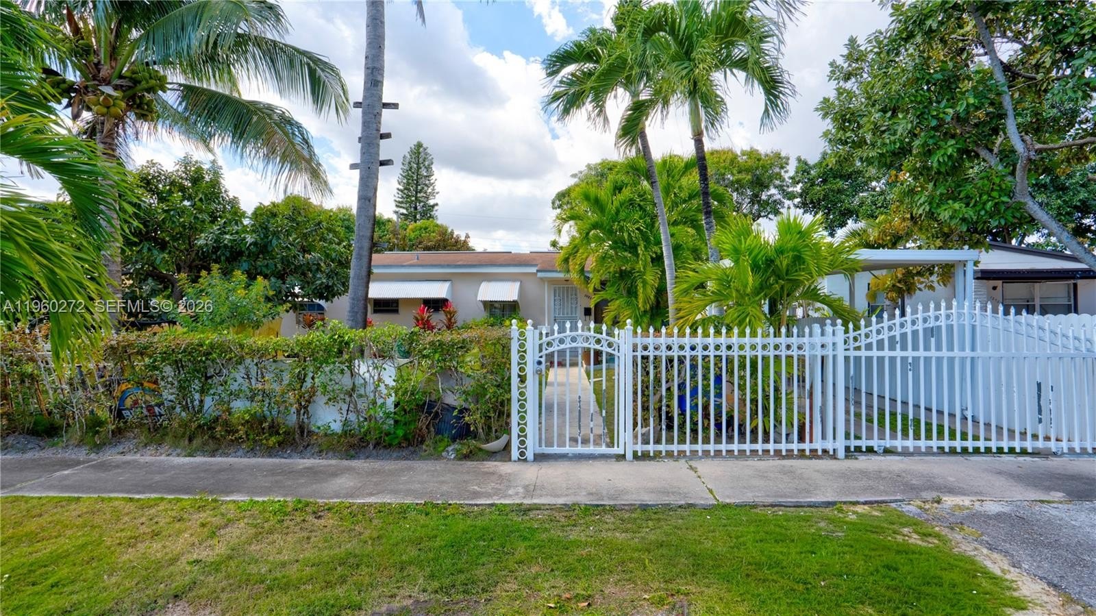 Single Family 4BR 2BA - 15700 NE 15th Pl, North Miami Beach, FL