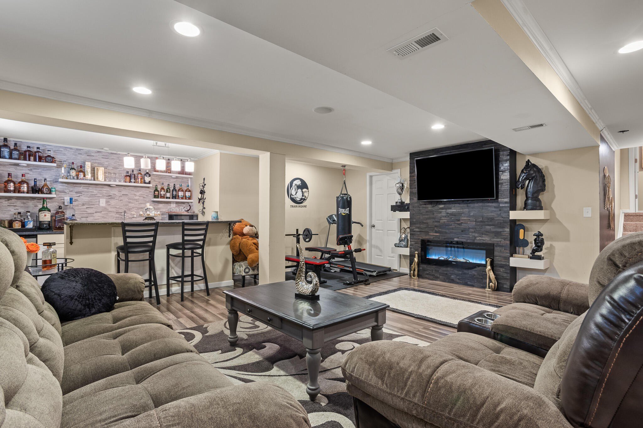 Single Family 5BR 4BA - 4146 Spicebush Drive, Tipp City, OH