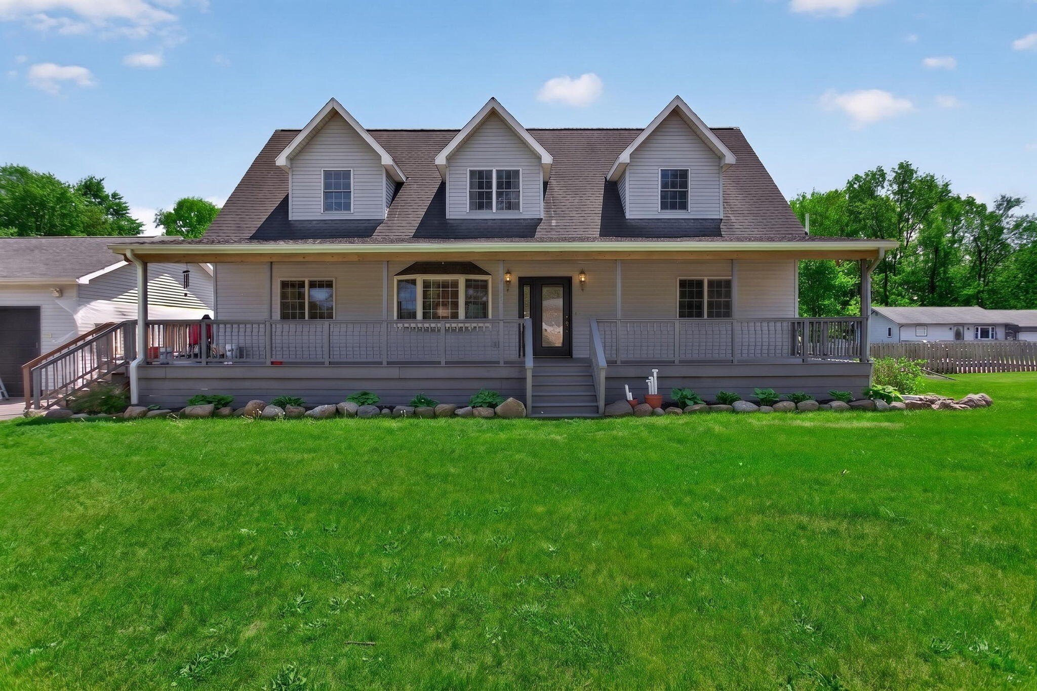 Single Family 4BR 3BA - 7121 Glendale Place, Jackson, MI