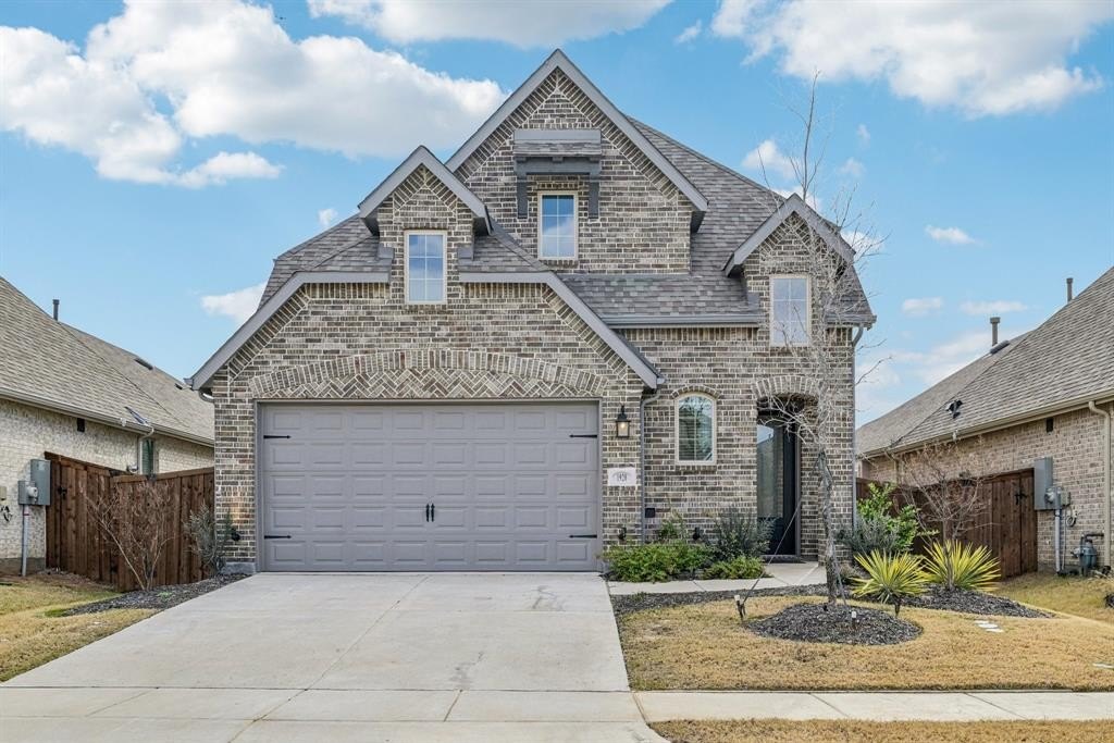 Single Family 5BR 3BA - 1920 Dappled Grey Avenue, Aubrey, TX