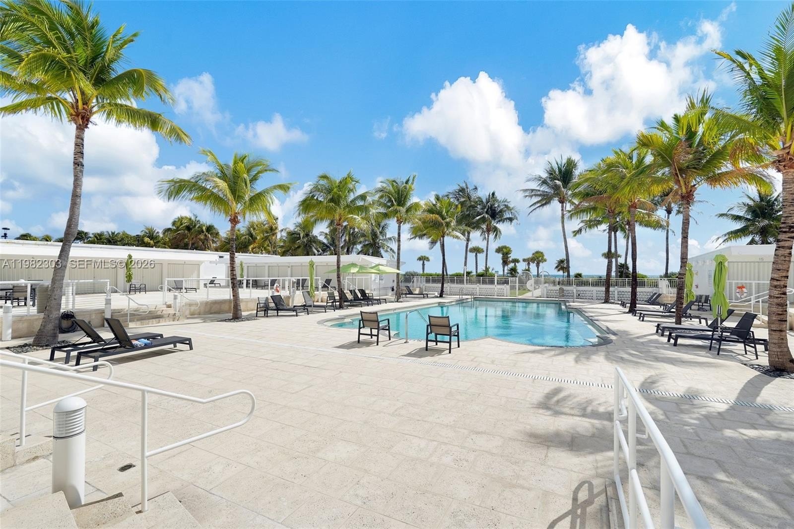 Condo 2BR 3BA - 4925 Collins Ave, Miami Beach, FL