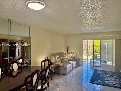 Condo 2BR 2BA - 8105 NW 61st St, Tamarac, FL