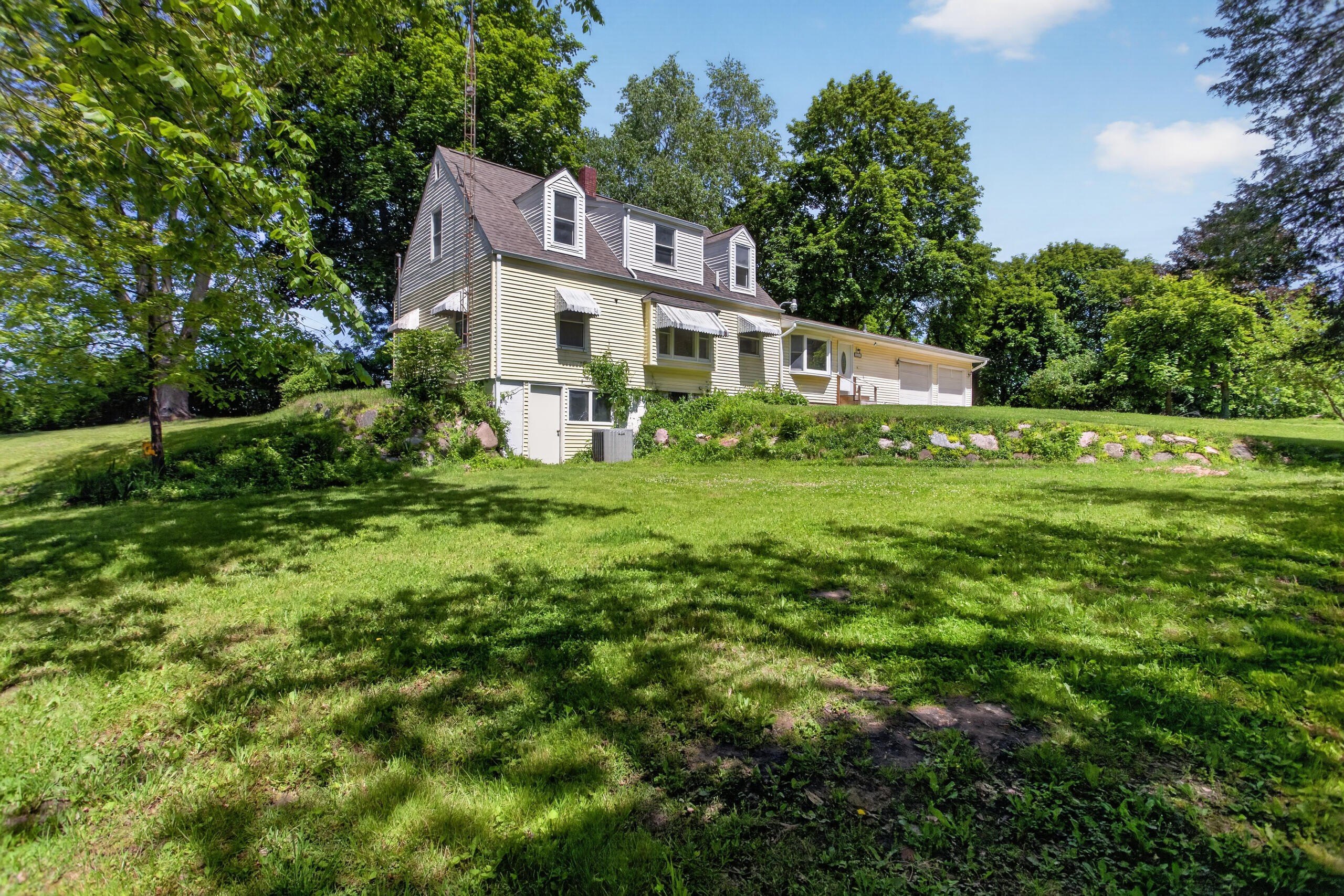 Single Family 3BR 2BA - 2627 Cooper Street, Jackson, MI