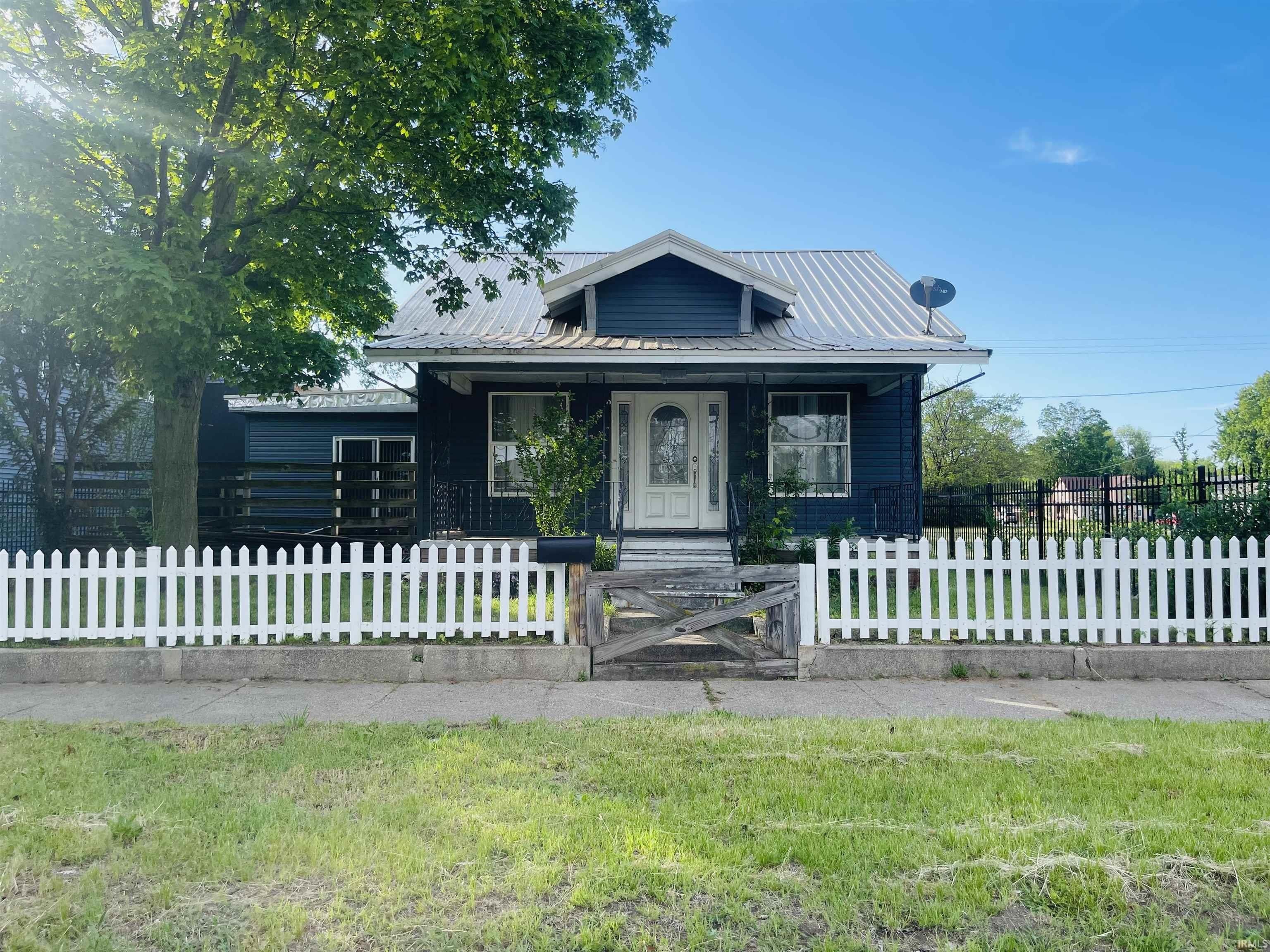 Single Family 3BR 2BA - 1024 E Beardsley Avenue, Elkhart, IN