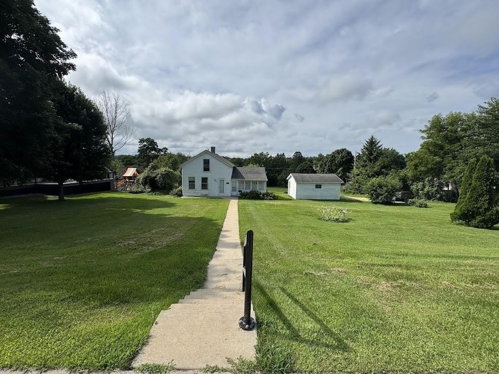 Single Family 3BR 1BA - 409 E Division Street, Dodgeville, WI
