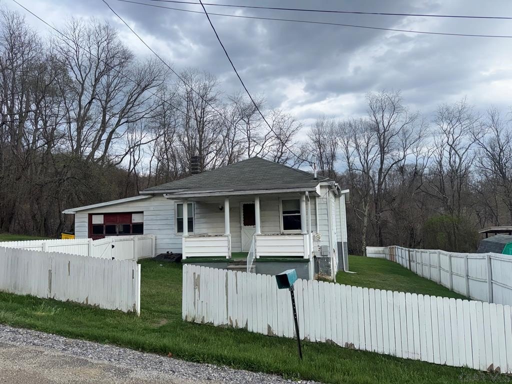 Single Family 2BR 1BA - 174 PRETORIA DR, Hollsopple, PA
