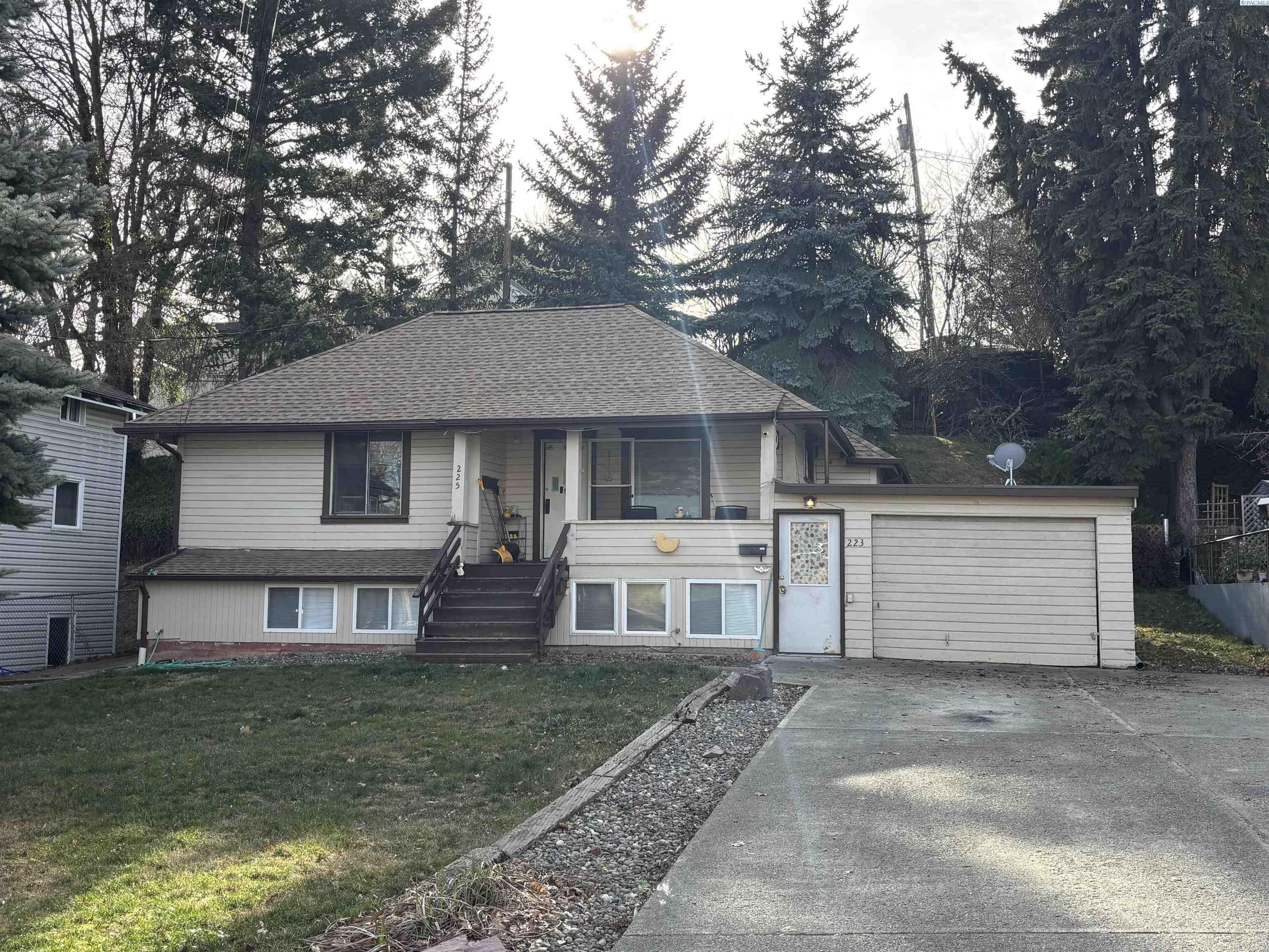 Duplex 3BR - 223-225 W Main St, Pullman, WA