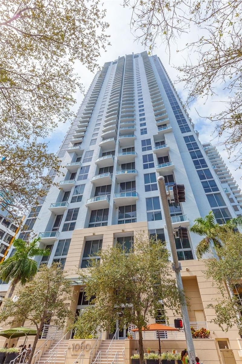 Condo 1BA - 1050 BRICKELL AV, Miami, FL