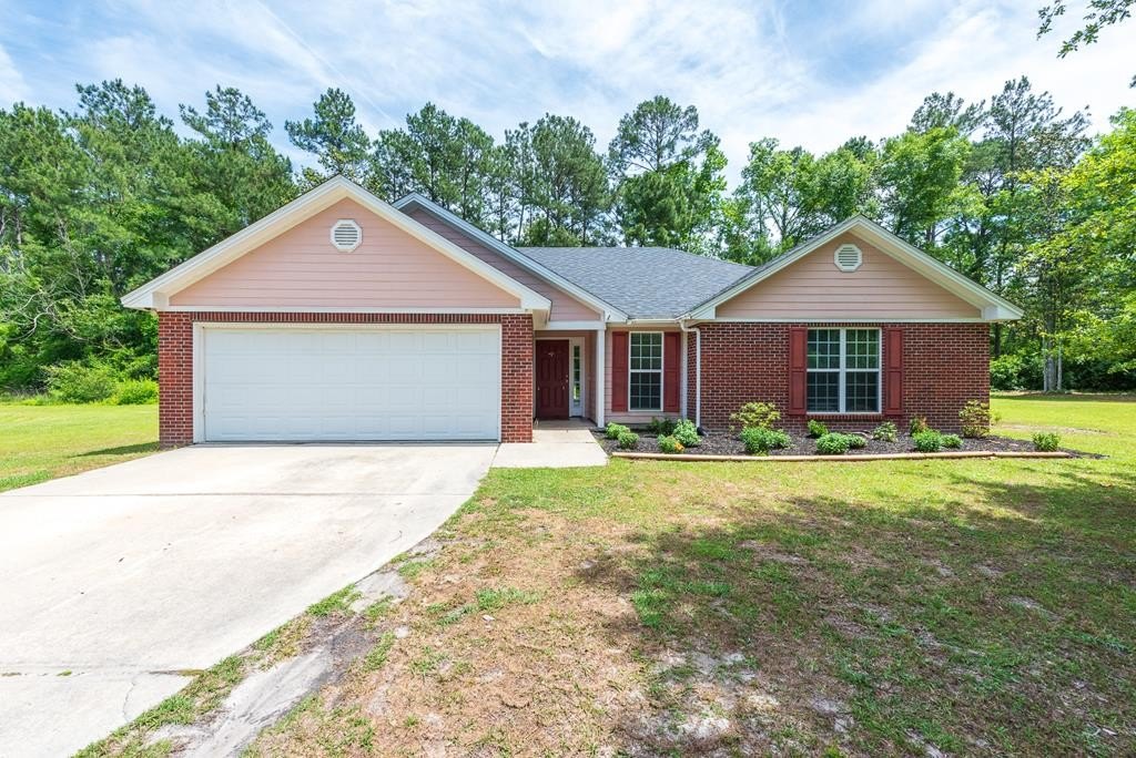 Single Family 3BR 2BA - 122 Woodward Cir, Valdosta, GA