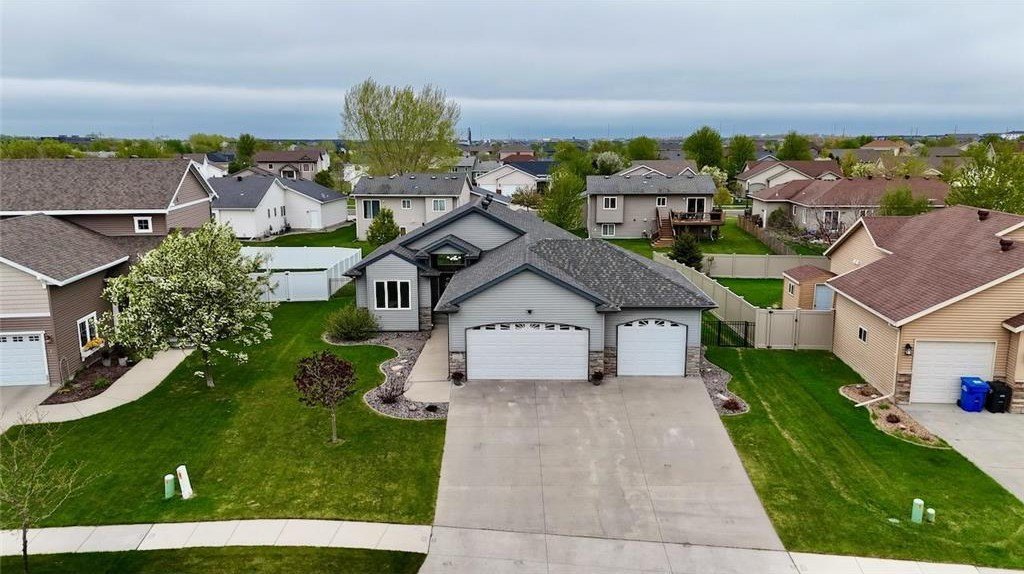 Single Family 5BR 3BA - 4742 44th Street S, Fargo, ND