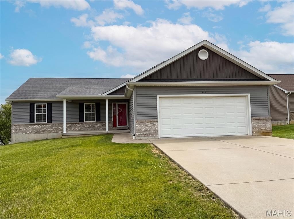Single Family 4BR 3BA - 139 Palace Way Drive, Troy, MO