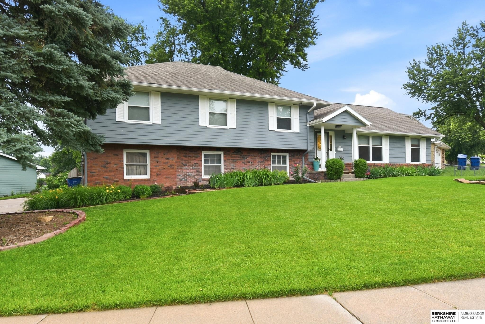 Single Family 3BR 3BA - 1105 Hackney Drive, Papillion, NE