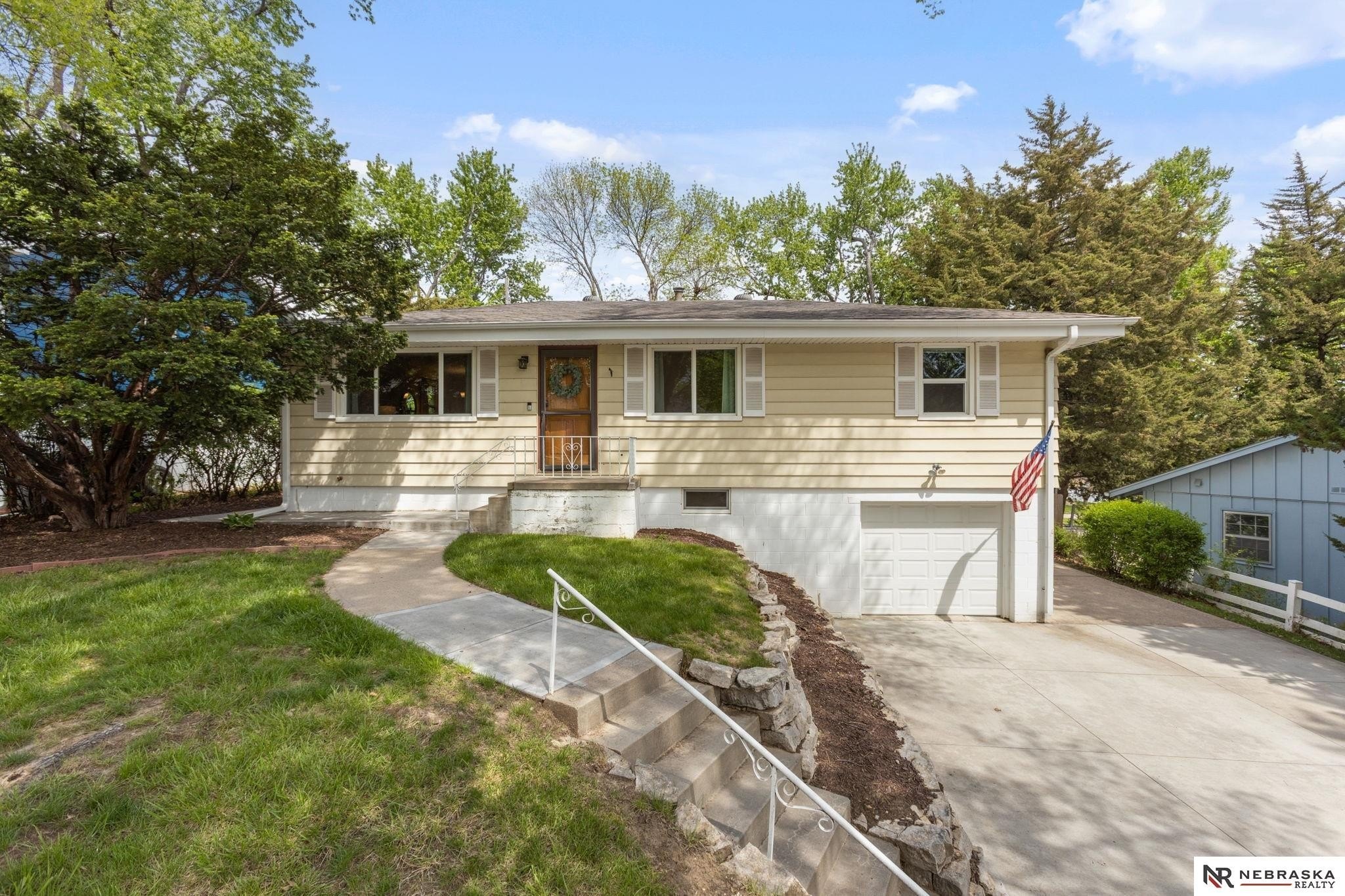 Single Family 3BR 2BA - 11118 Jackson Street, Omaha, NE