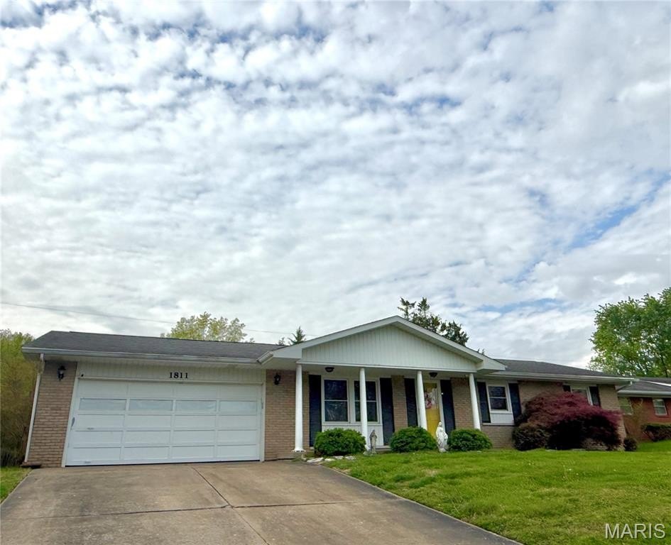 Single Family 3BR 3BA - 1811 Lawanda Drive, Cape Girardeau, MO