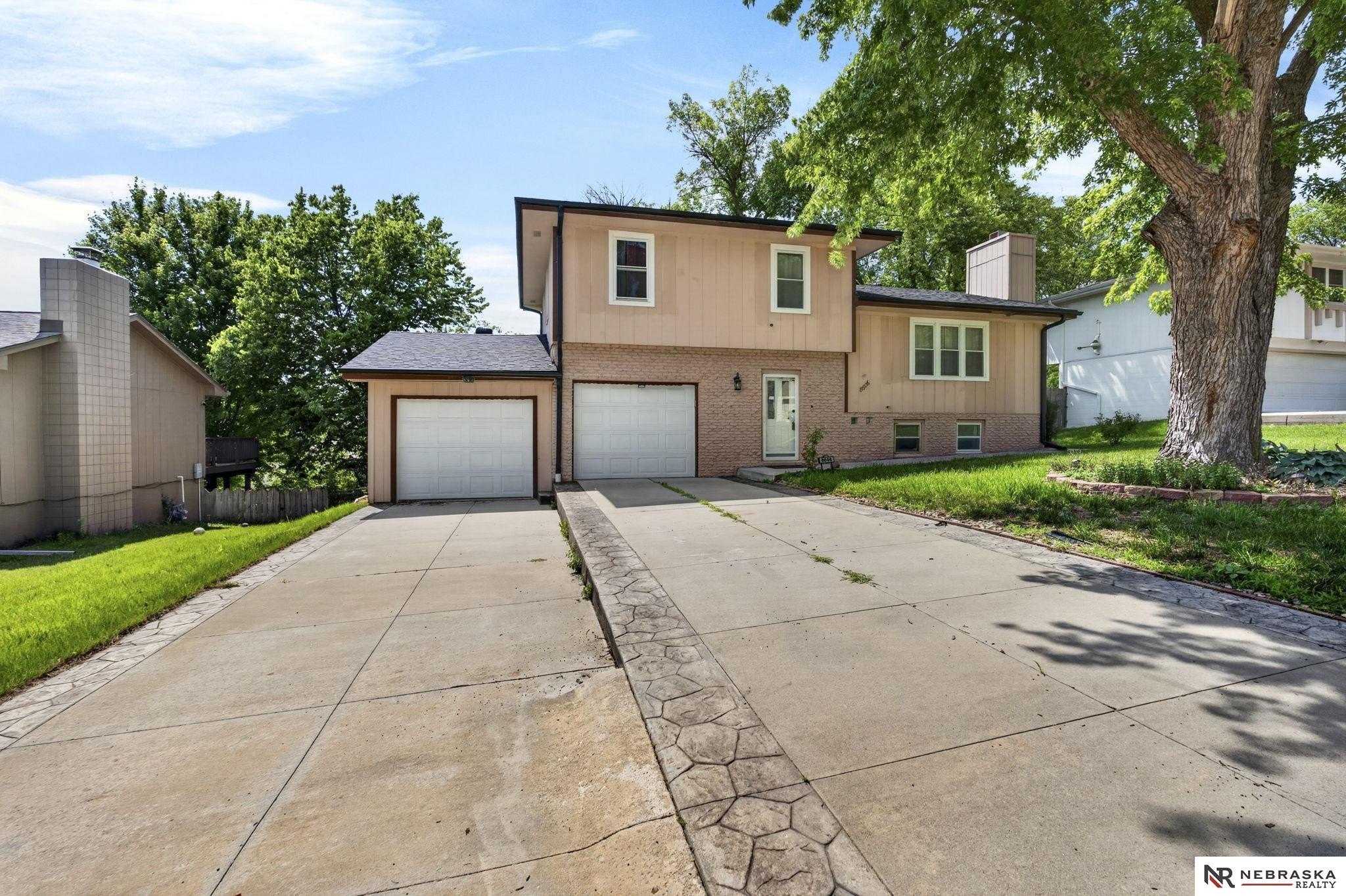 Single Family 3BR 1BA - 8606 S 45th Avenue, Omaha, NE