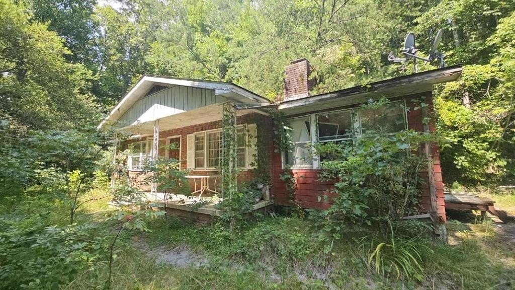 Single Family 3BR 1BA - 91/95 Spring Rd, Bryson City, NC
