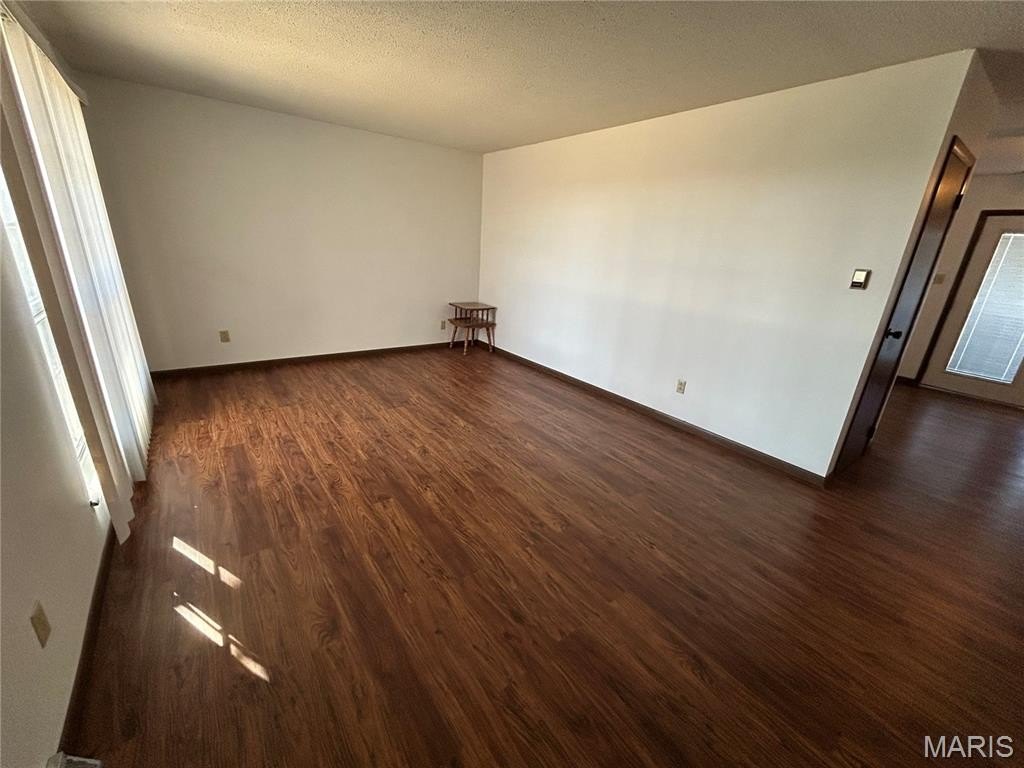 Single Family 3BR 3BA - 314 County Road 212, Linn, MO