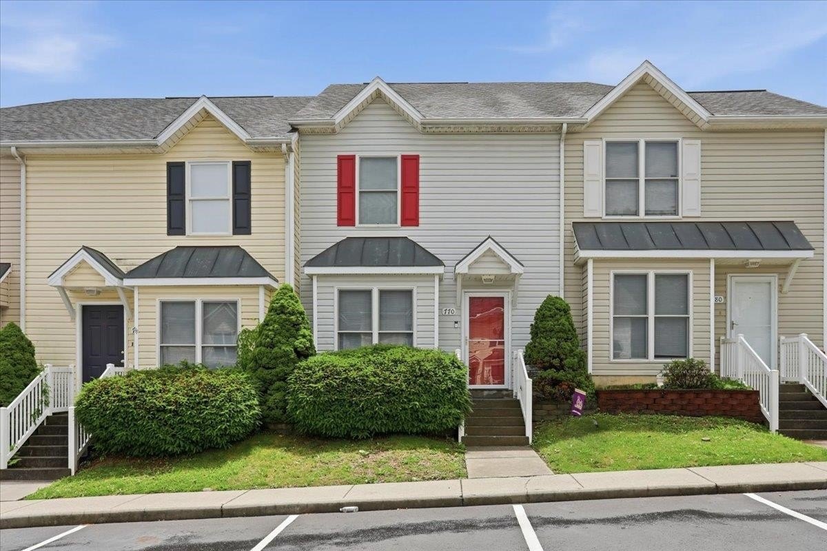 Single Family 2BR 3BA - 770 MERLINS WAY, HARRISONBURG, VA
