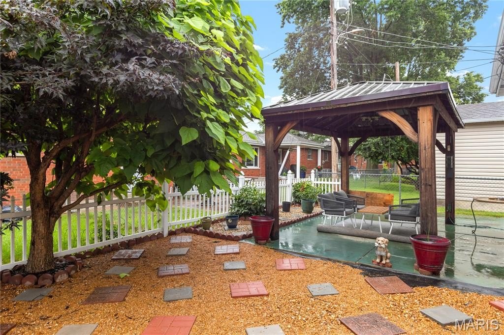 Single Family 3BR 2BA - 7153 Whaley Place, St Louis, MO