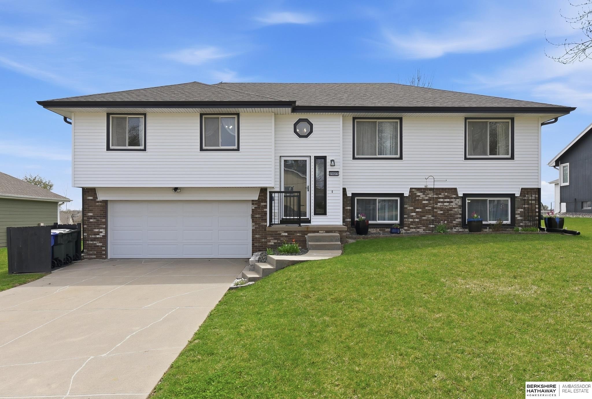 Single Family 5BR 3BA - 2427 Corn Drive, Papillion, NE