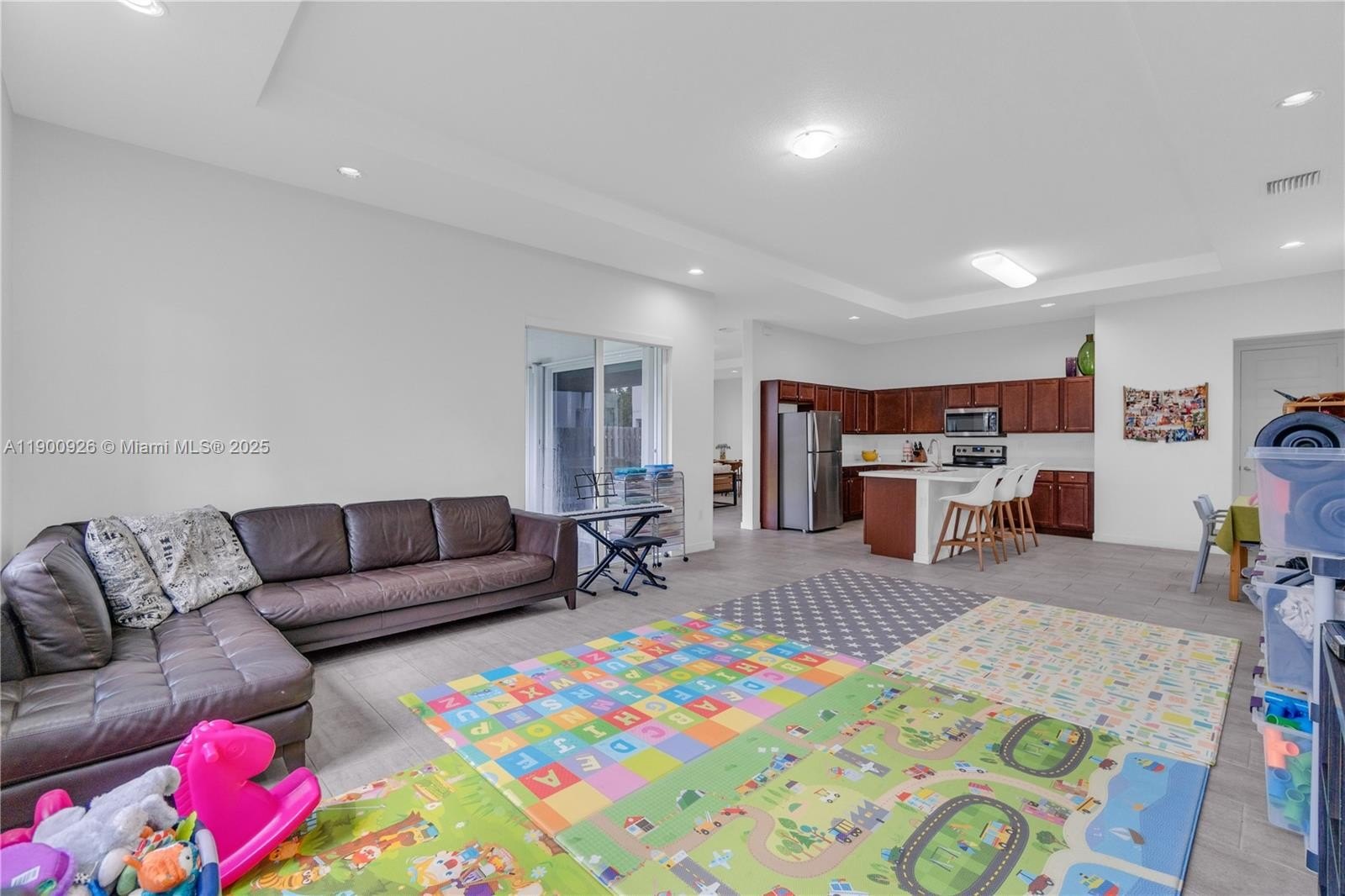 Single Family 5BR 5BA - 15288 SW 176th Ter, Miami, FL