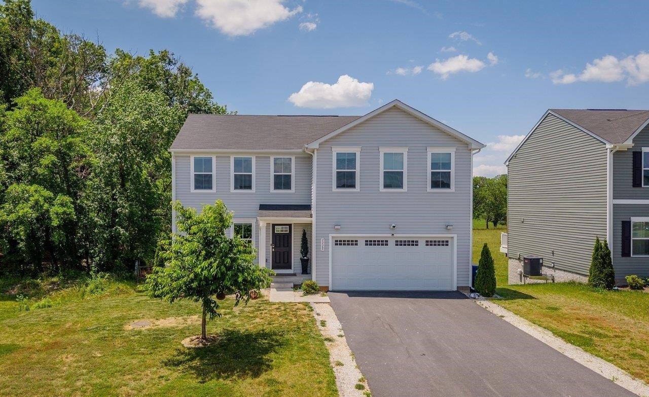 Single Family 4BR 3BA - 1115 SCRUGGS LN, GROTTOES, VA
