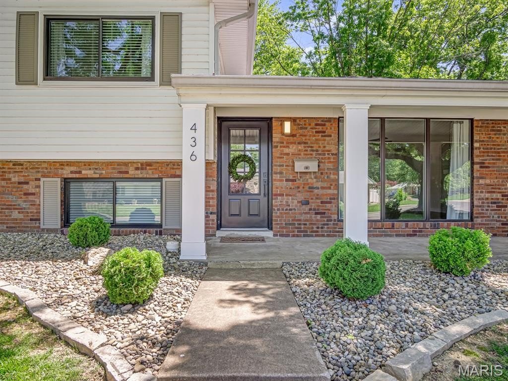 Single Family 4BR 3BA - 436 Grandview Drive, Edwardsville, IL