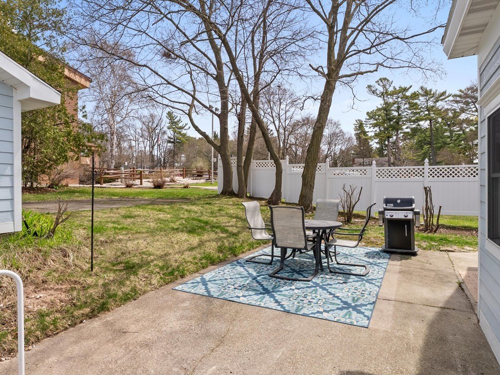 222 N 7th Ave  