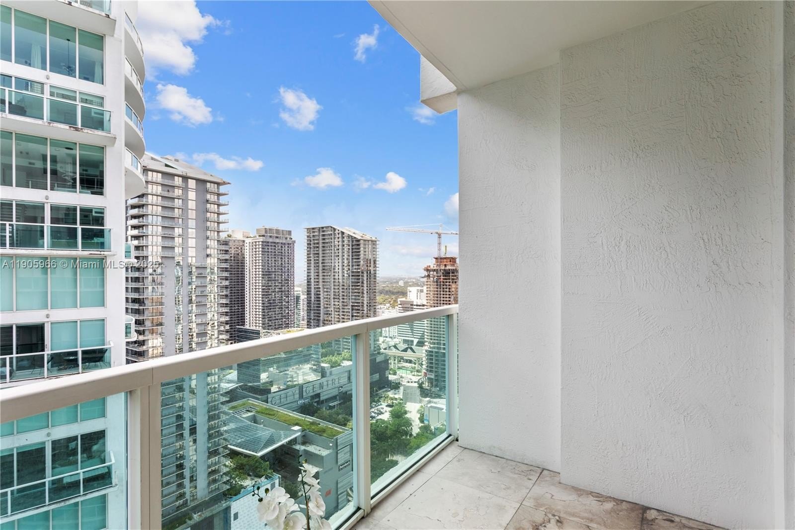 Condo 3BR 3BA - 31 SE 5th St, Miami, FL