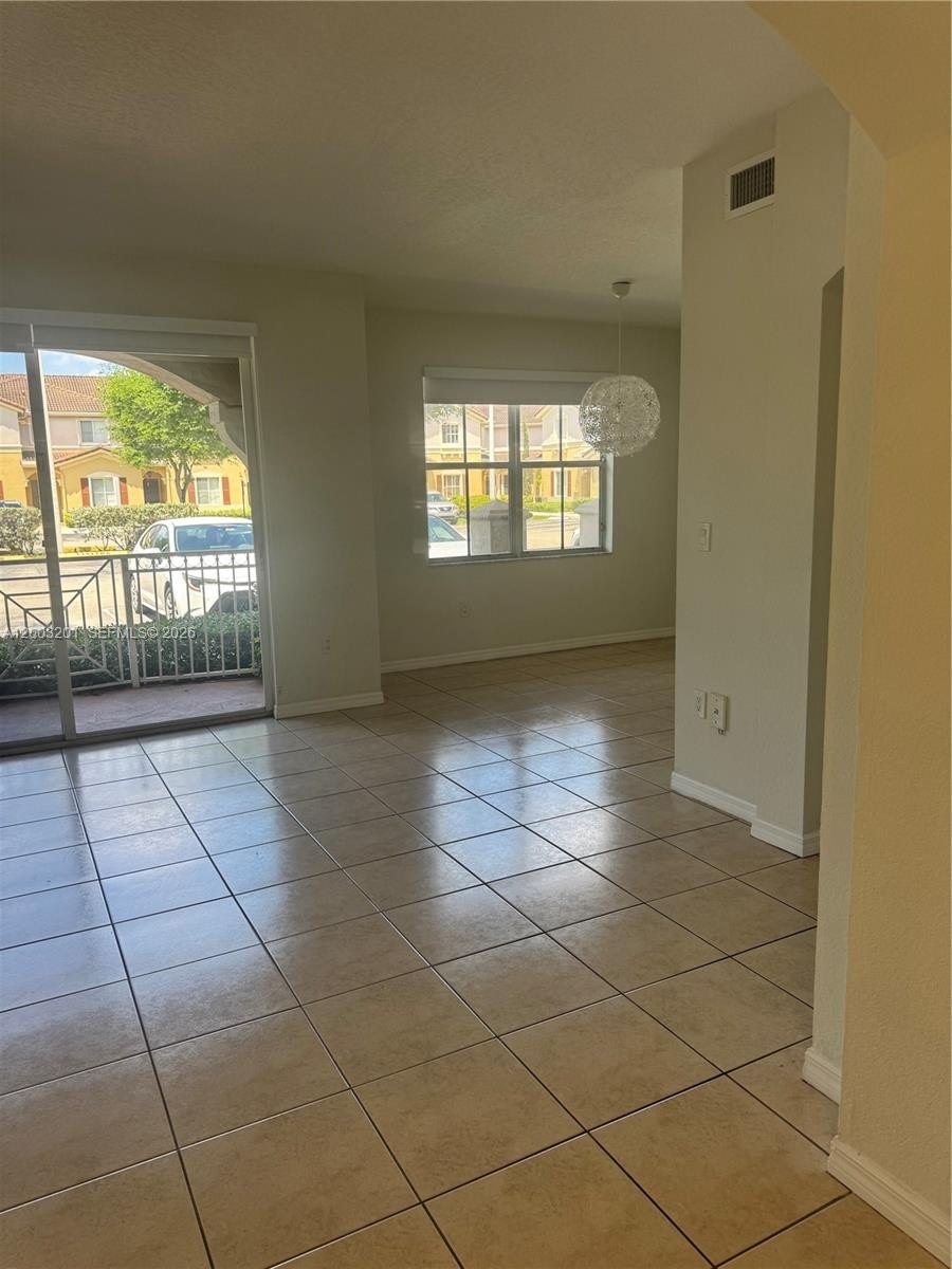 Condo 3BR 2BA - 8826 W Flagler St, Miami, FL