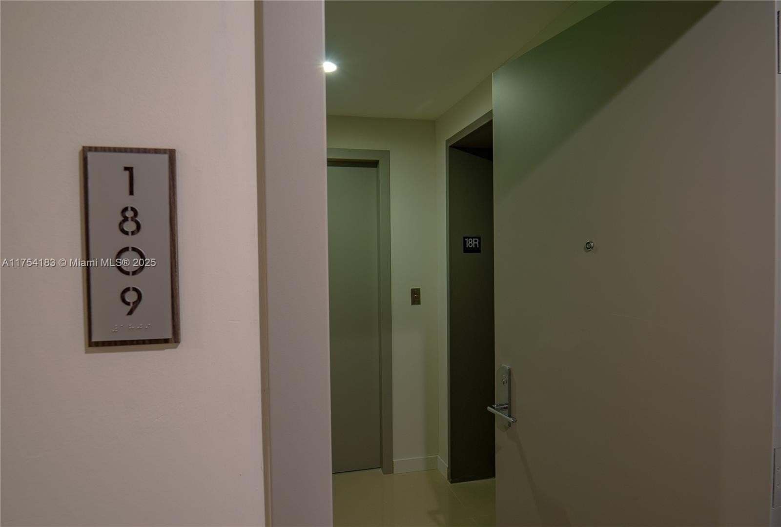 Condo 2BR 3BA - 488 NE 18 St, Miami, FL
