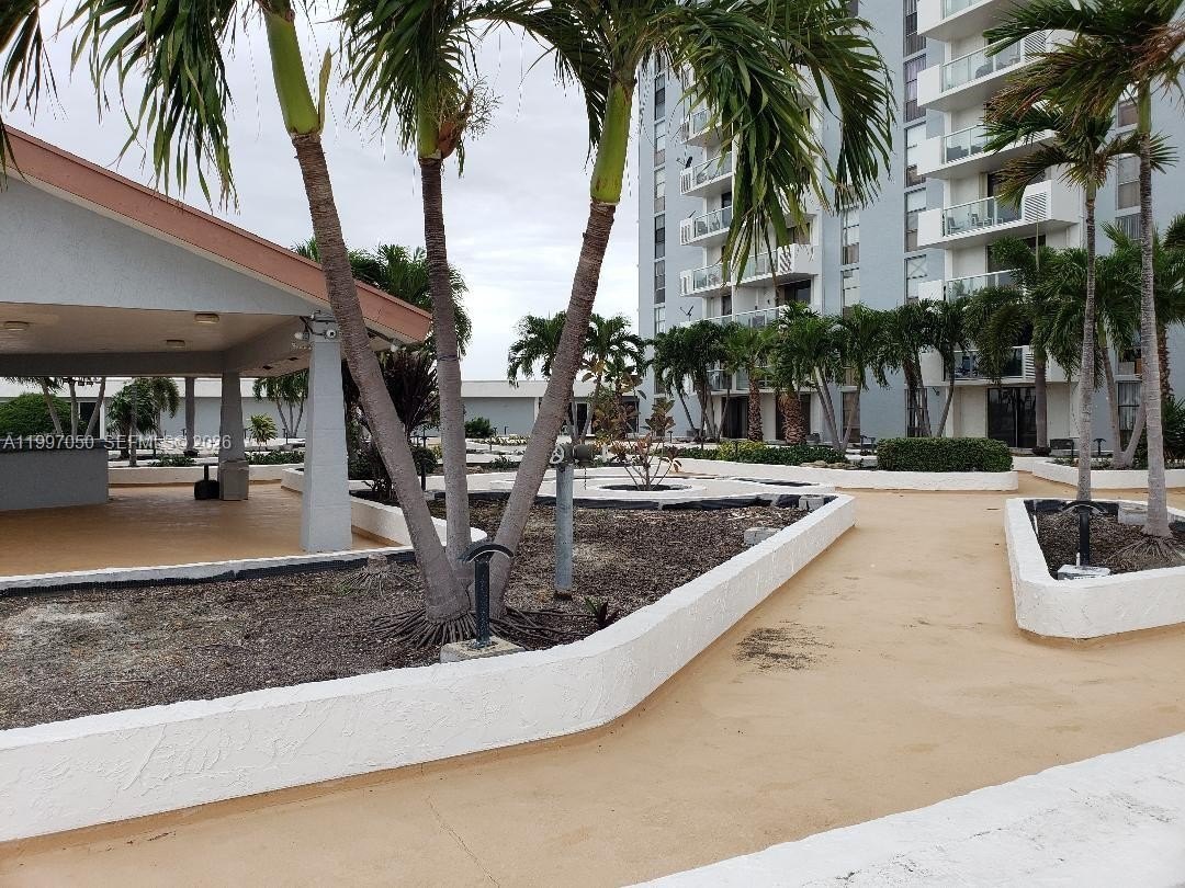 Condo 2BR 2BA - 13499 Biscayne Blvd, North  Miami, FL