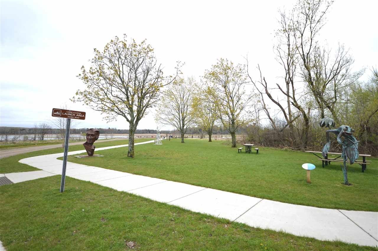 Single Family 3BR 1BA - 211 Bridge, East Jordan, MI