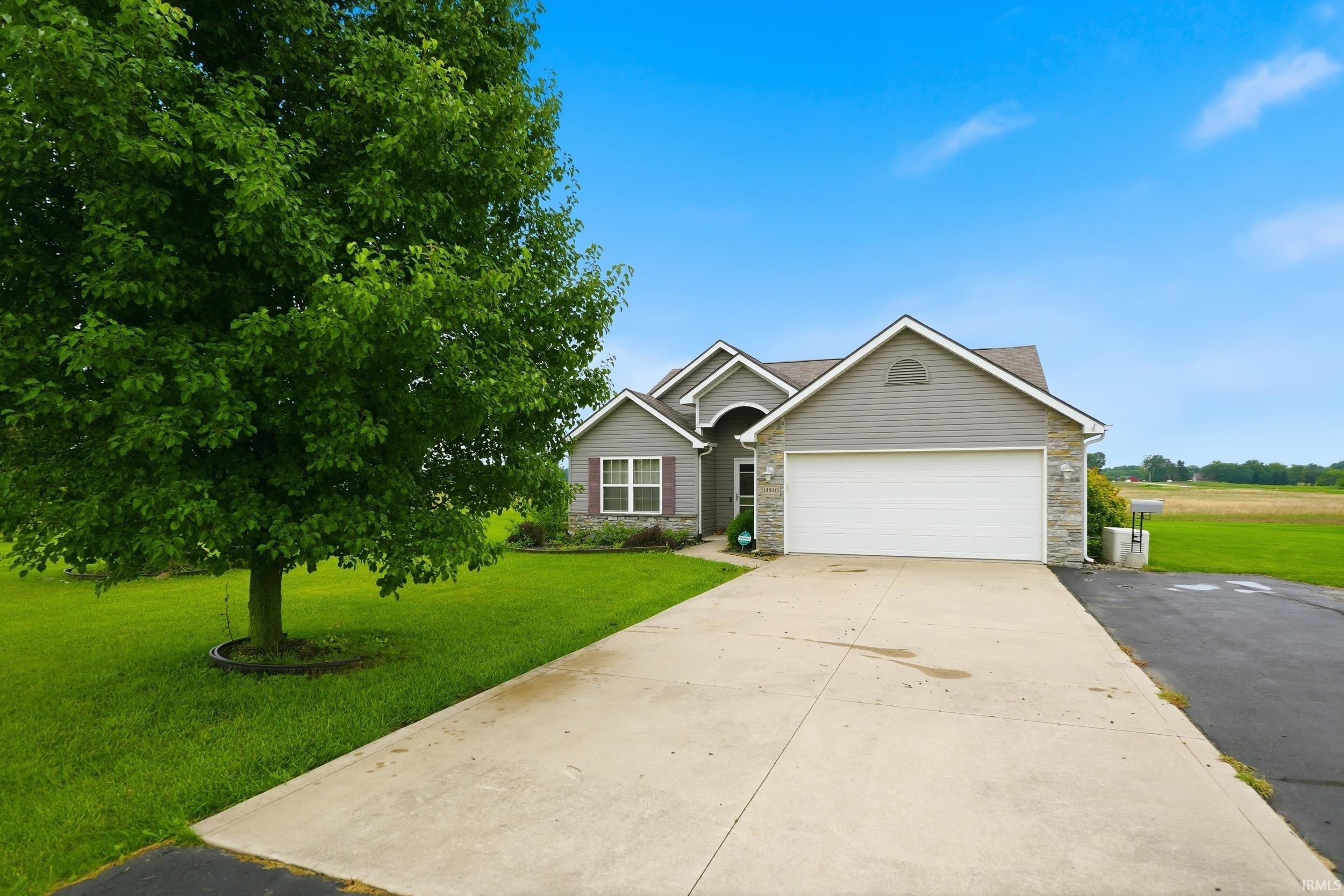 Single Family 3BR 2BA - 14940 Feighner Road, Roanoke, IN