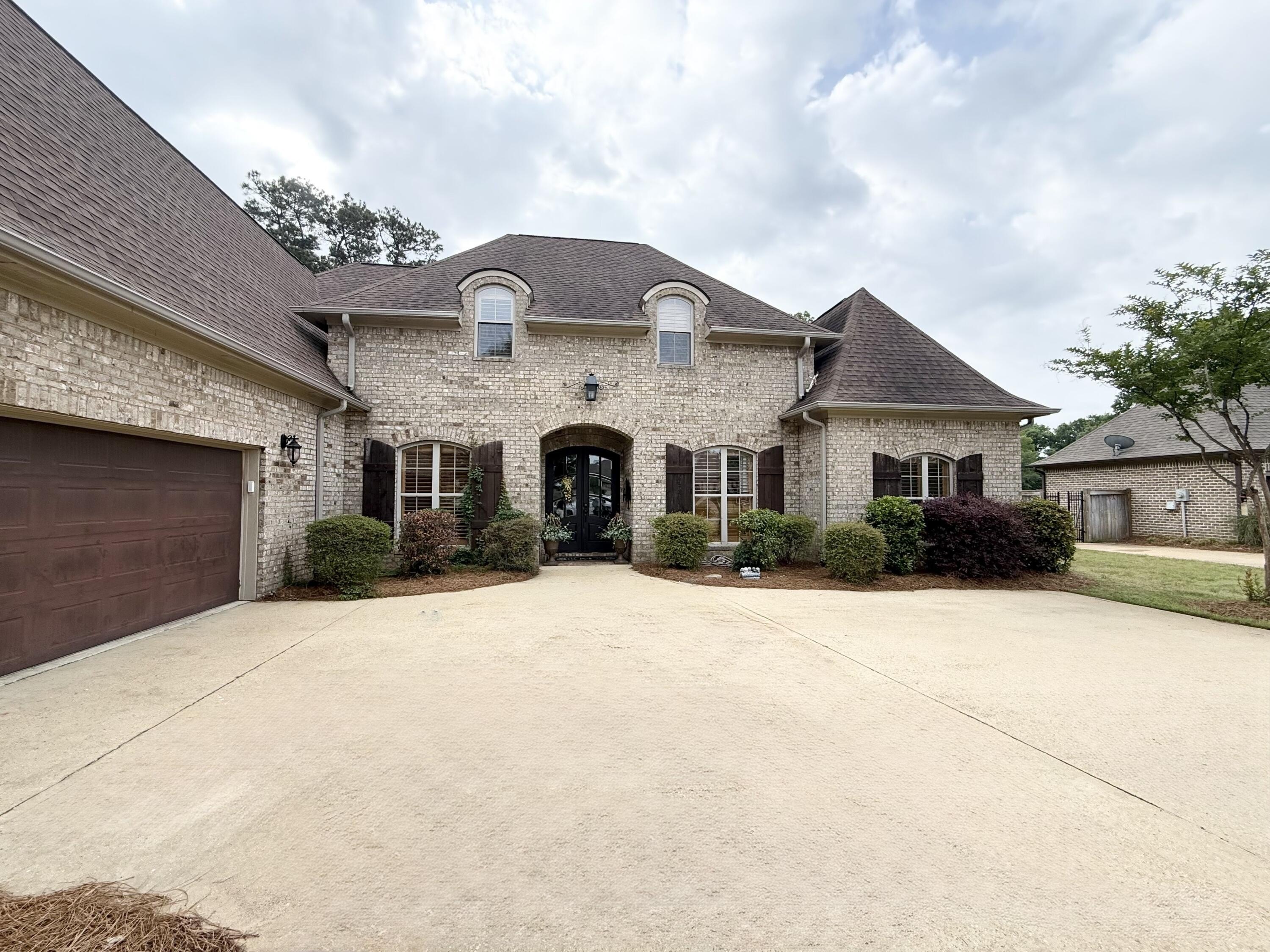 Single Family 5BR 4BA - 114 Parkside Cv., Saltillo, MS