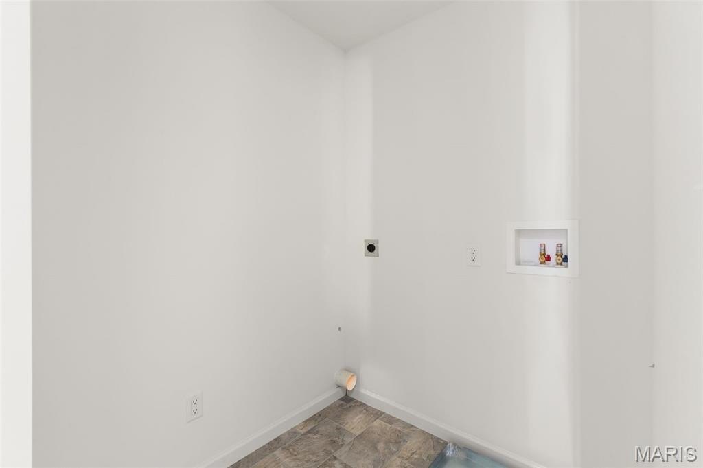 Single Family 3BR 3BA - 18 Town Centre Court, Foristell, MO
