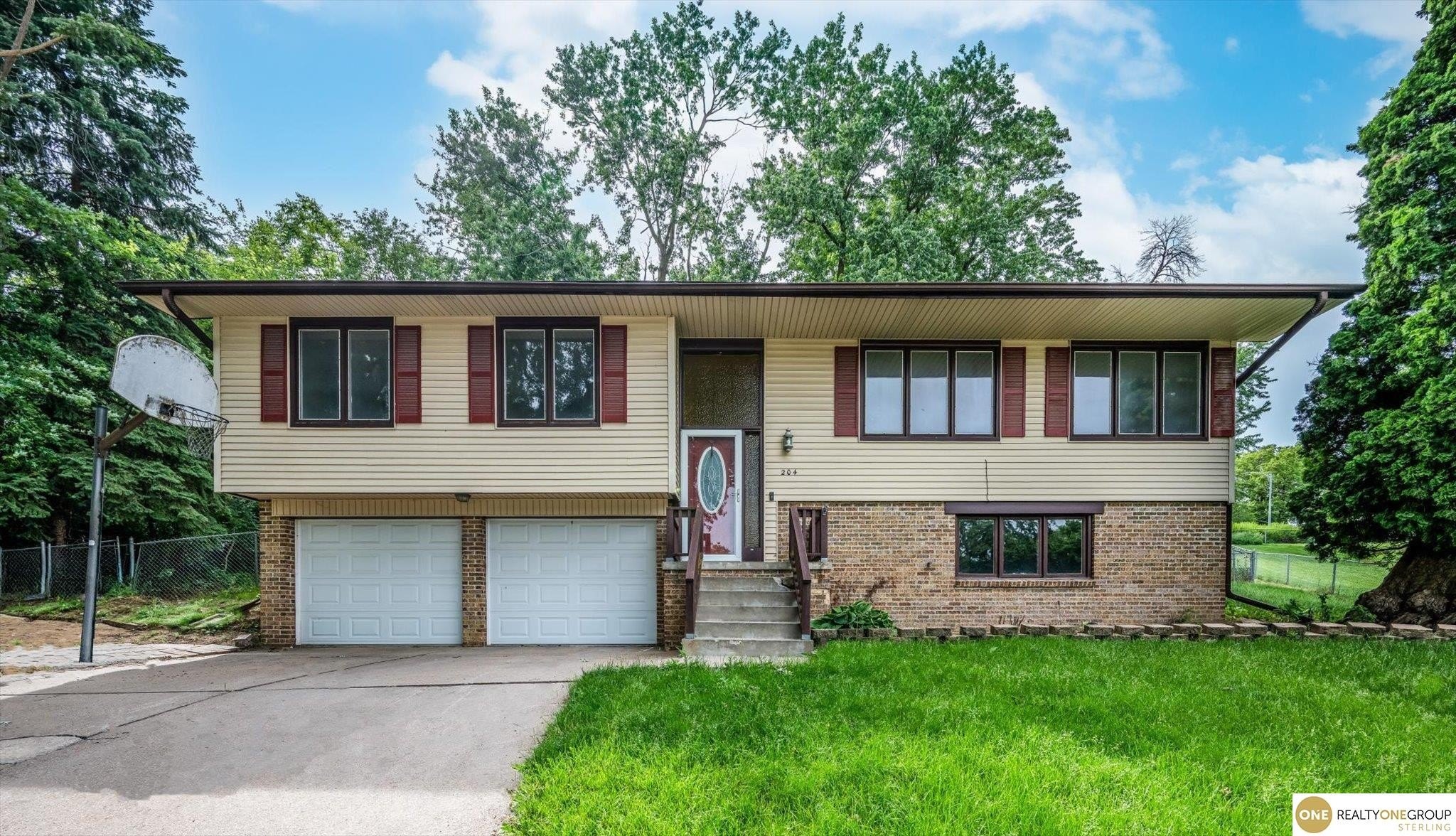 Single Family 3BR 3BA - 204 Sandi Court, Bellevue, NE
