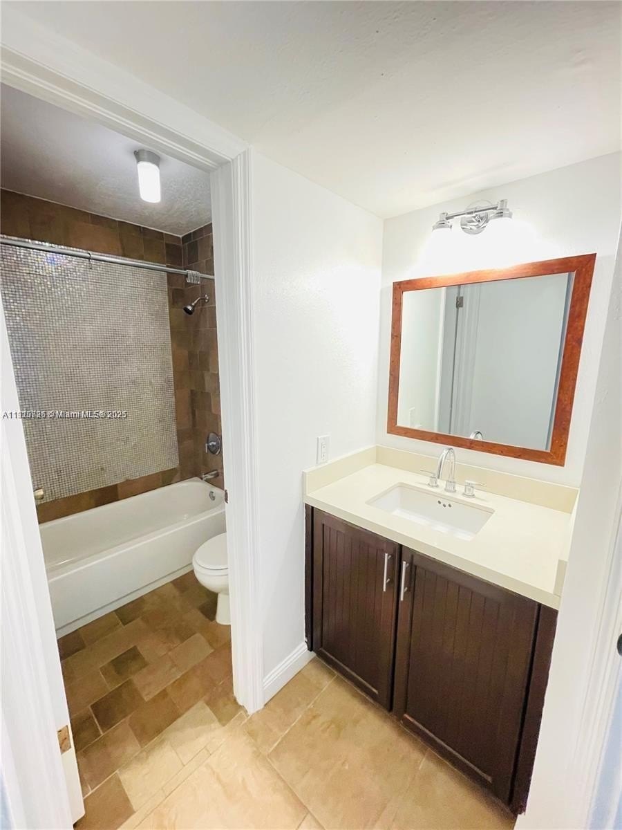 Condo 2BR 2BA - 4086 N Pine Island Rd, Sunrise, FL