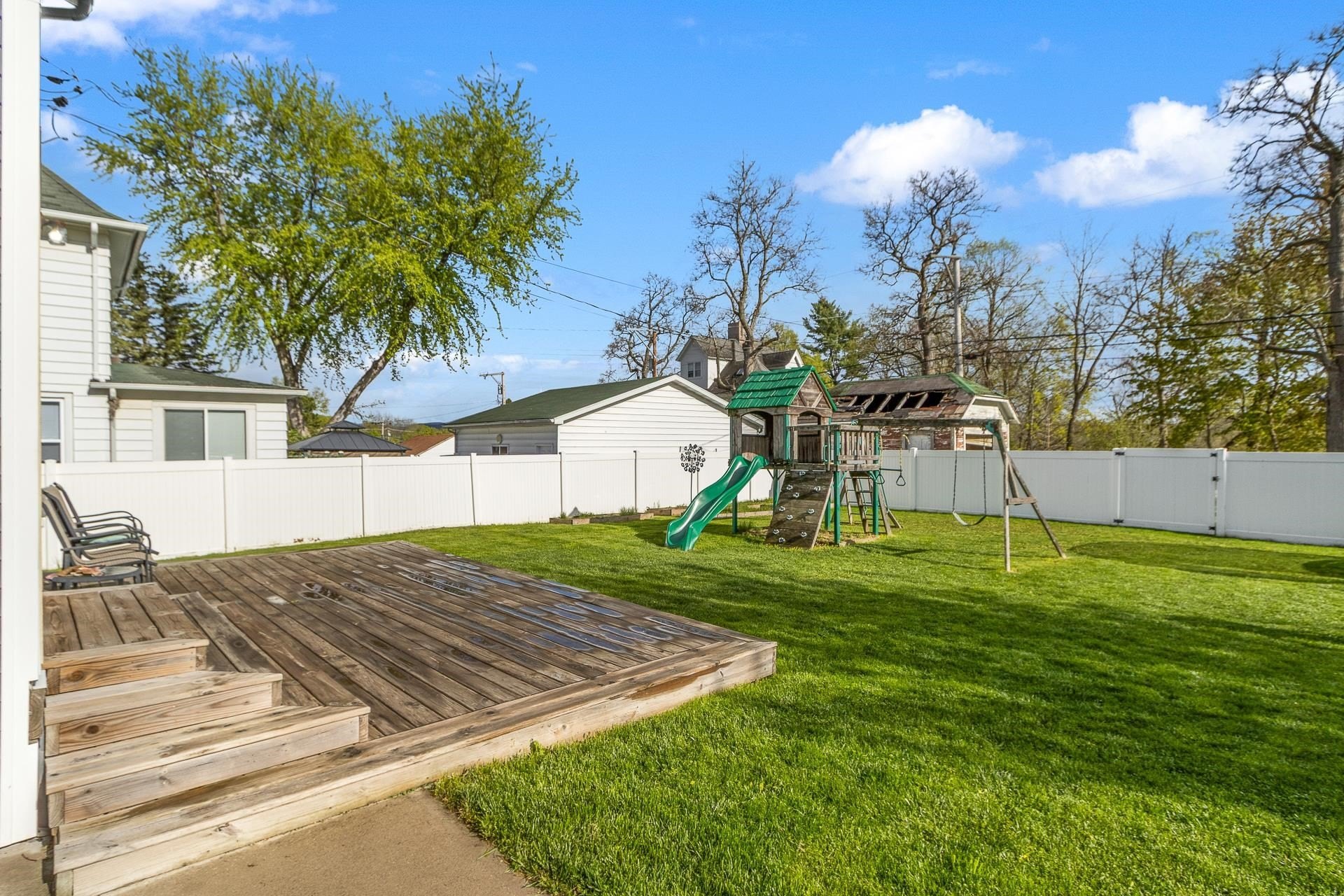 Single Family 3BR 2BA - 333 2nd Avenue, Baraboo, WI