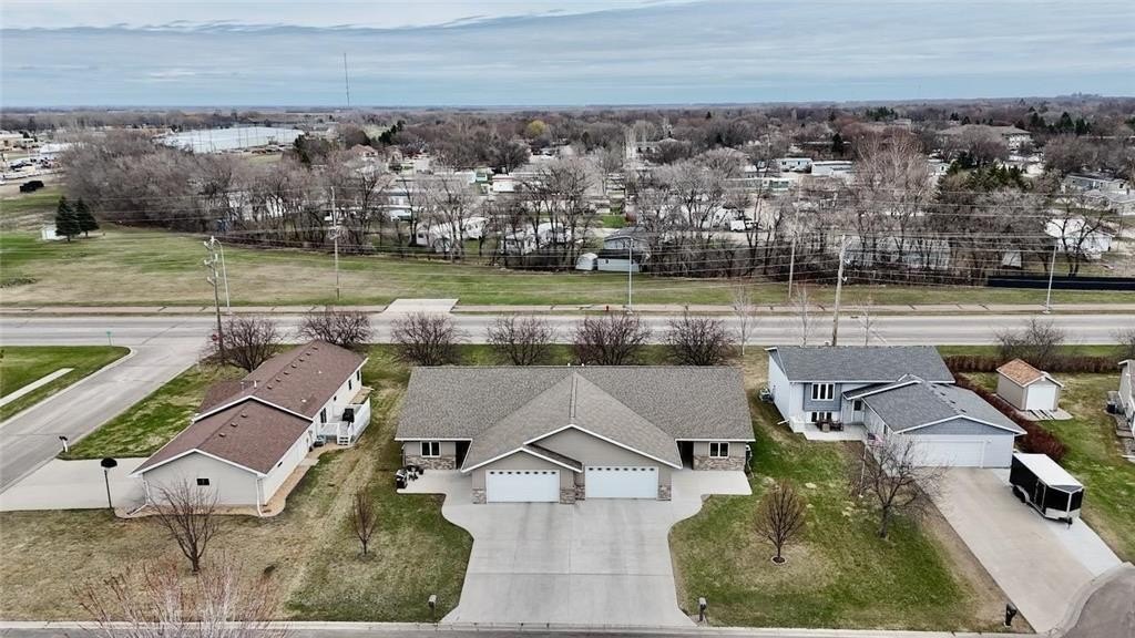 Single Family 2BR 2BA - 1718 12th Street N, Wahpeton, ND