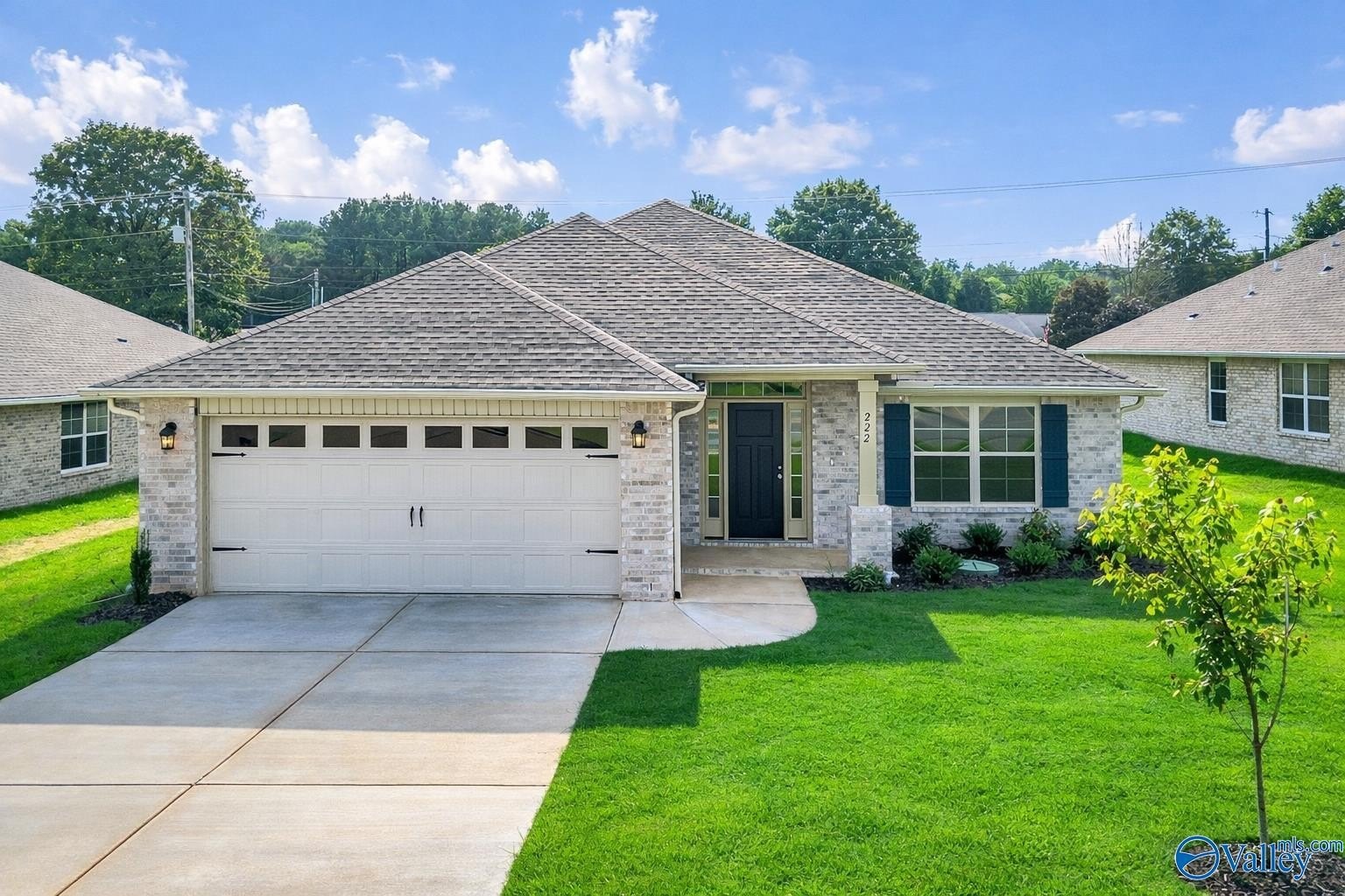 Single Family 4BR 3BA - 107 Sidney Ruth Drive, New Market, AL
