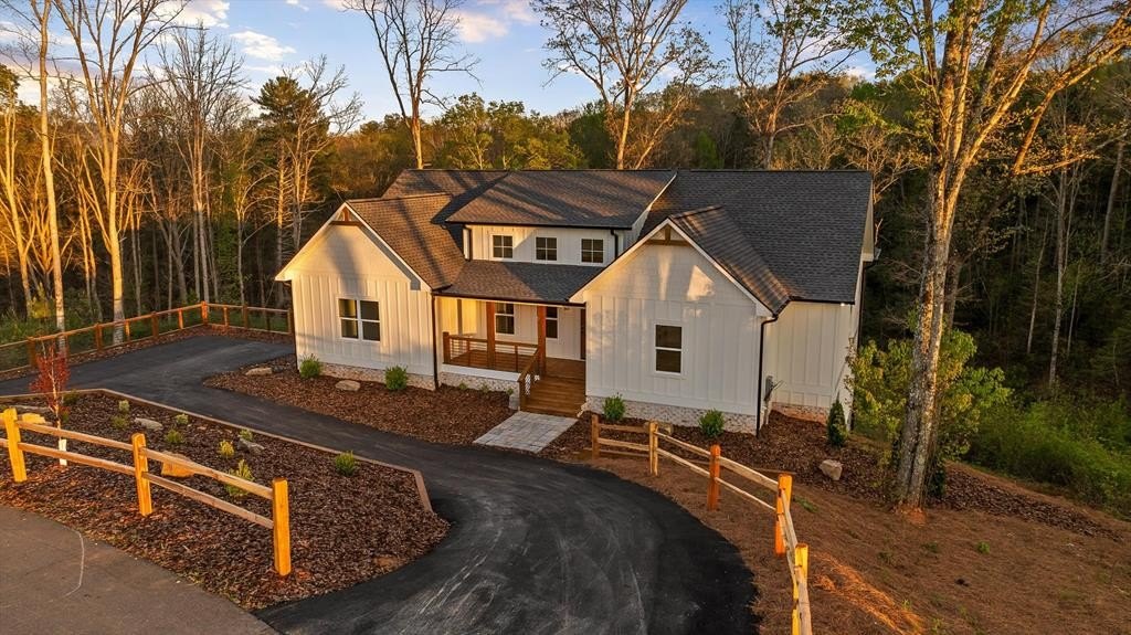 Single Family 4BR 5BA - 222 Mystic Drive, Ellijay, GA