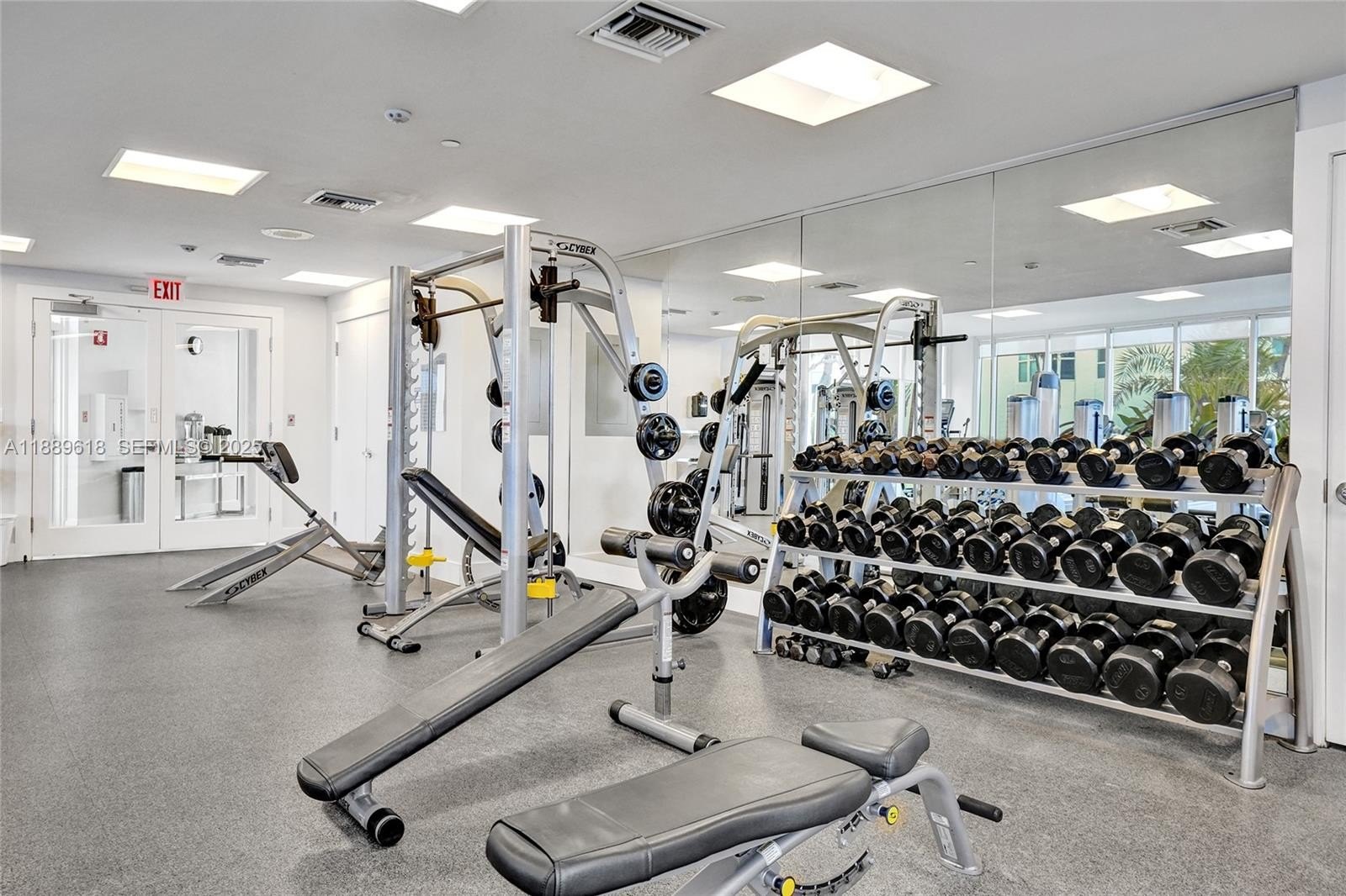 Condo 2BR 2BA - 20281 E Country Club Dr, Aventura, FL