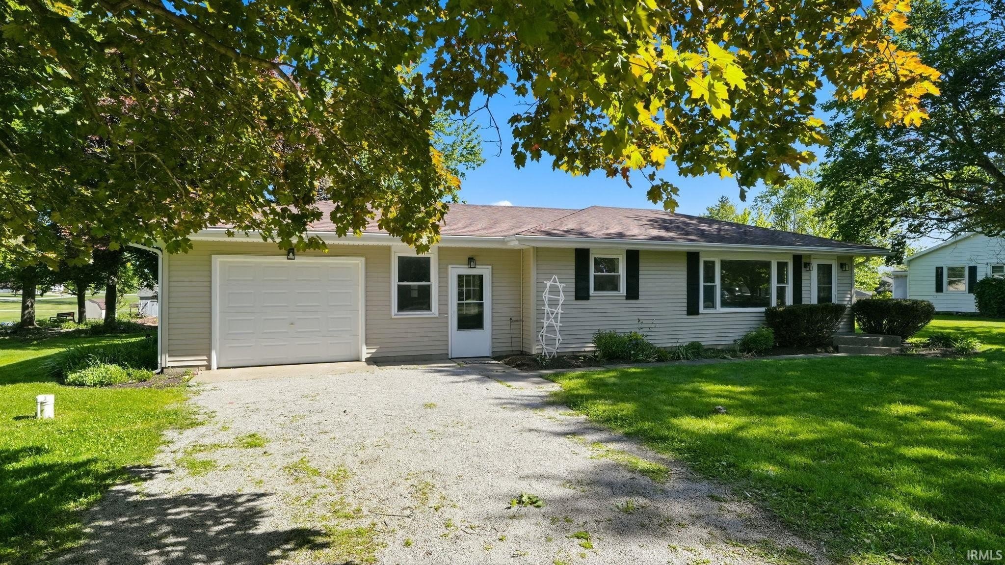 Single Family 2BR 1BA - 9075 E Orchard Lane, Churubusco, IN