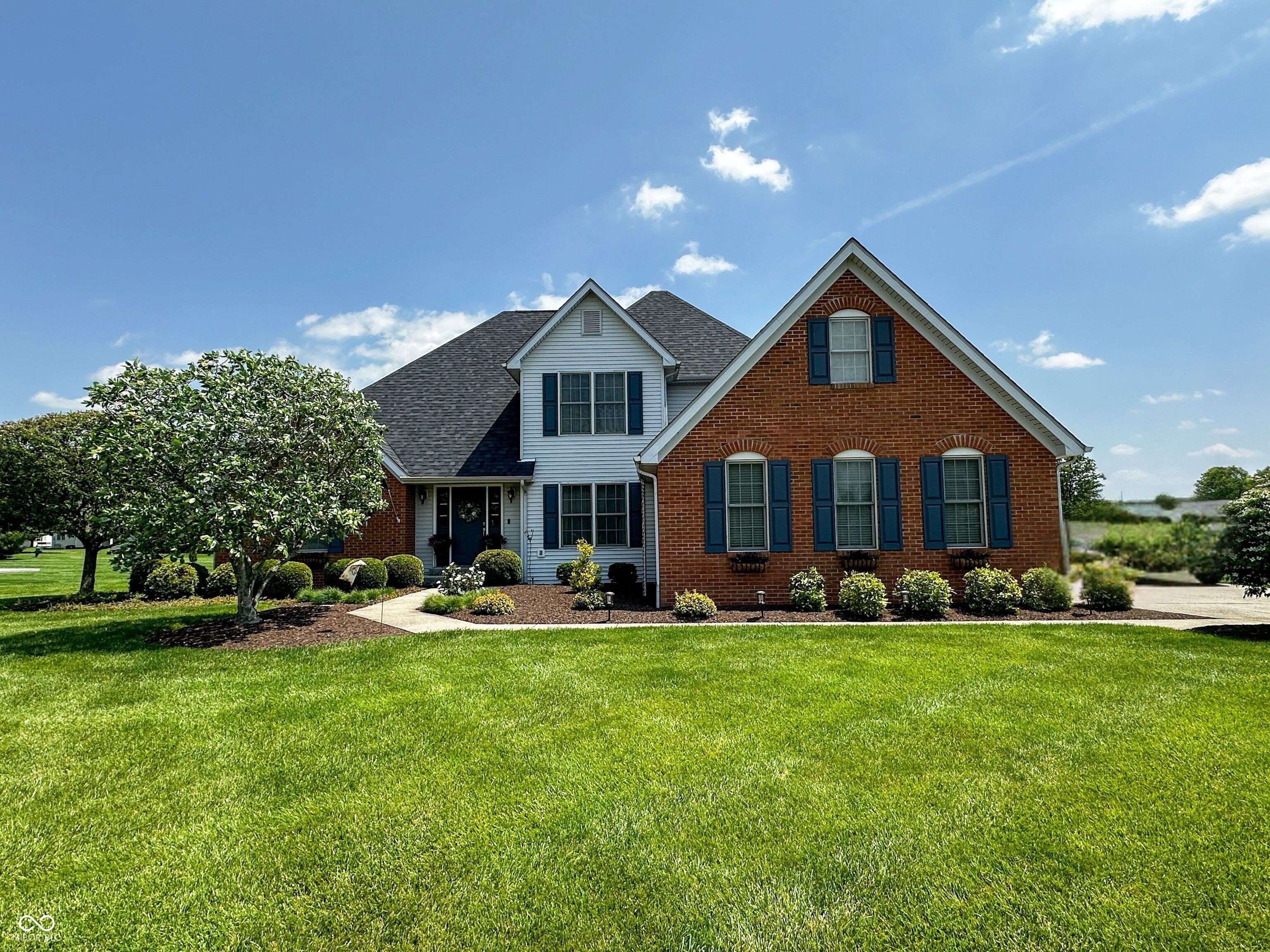 Single Family 4BR 4BA - 280 Arlington Drive, Batesville, IN