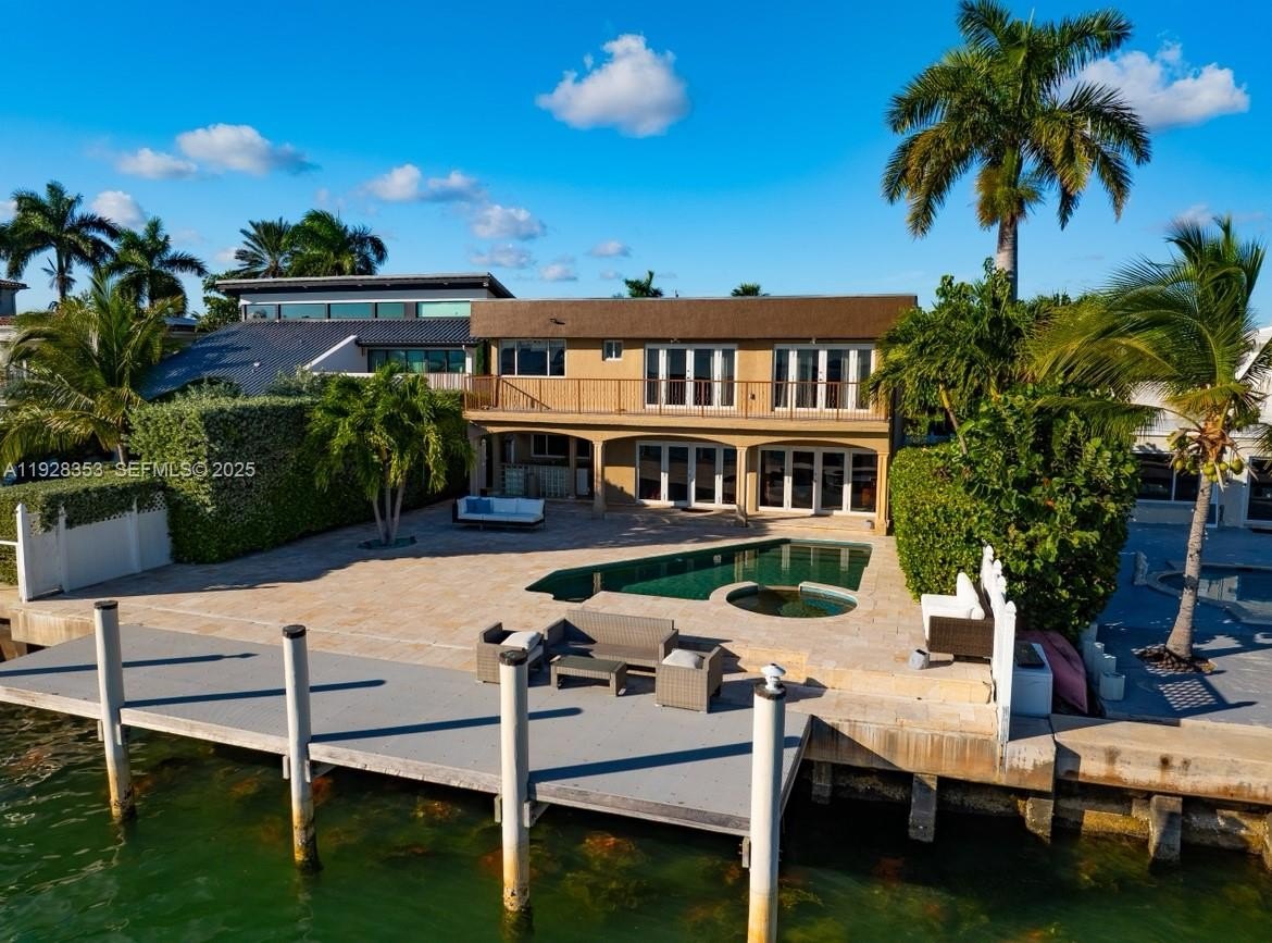 Single Family 4BR 3BA - 1500 S Treasure Dr, North Bay Village, FL