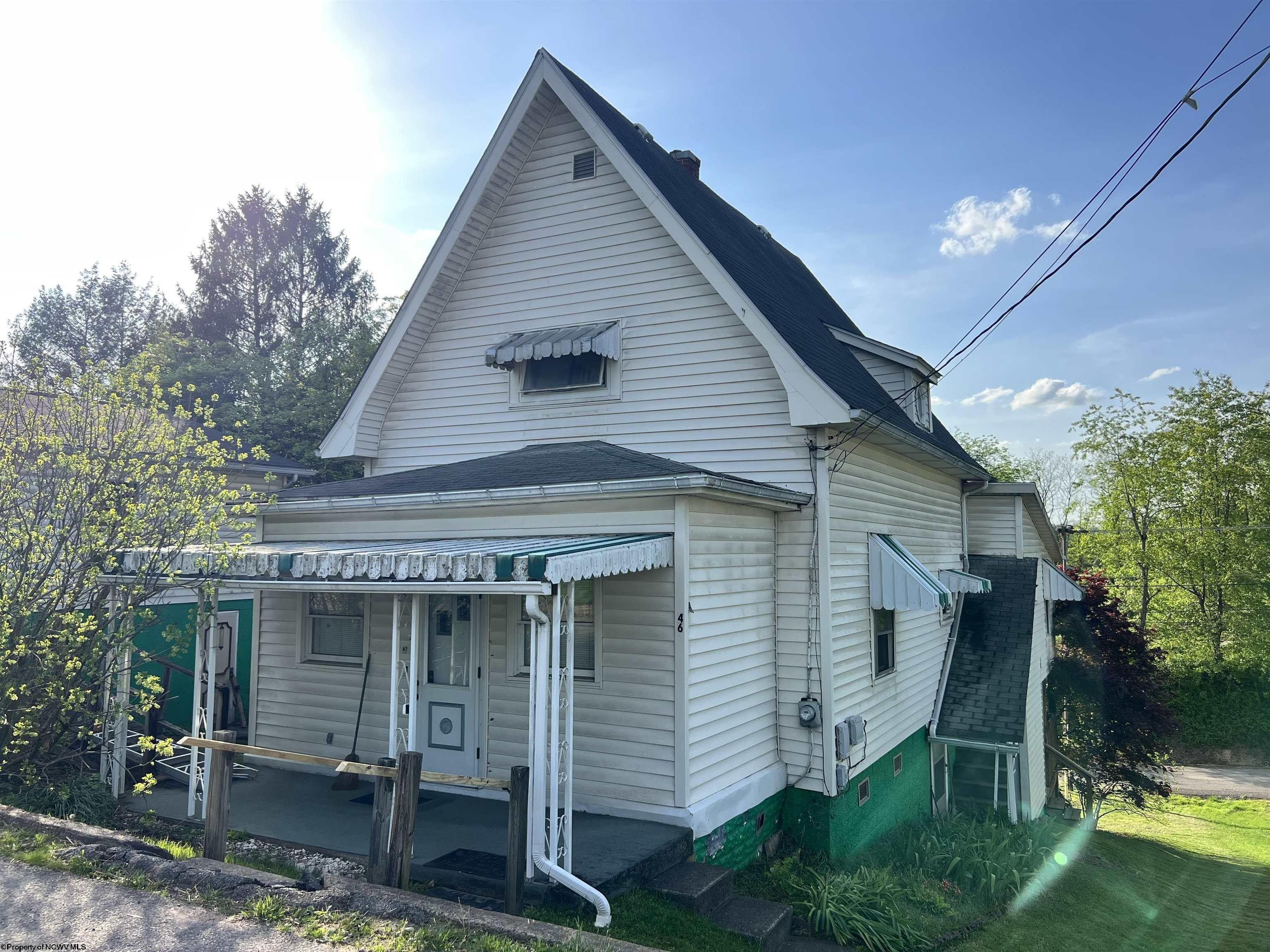 Single Family 3BR 2BA - 46 Grand Avenue, West Union, WV