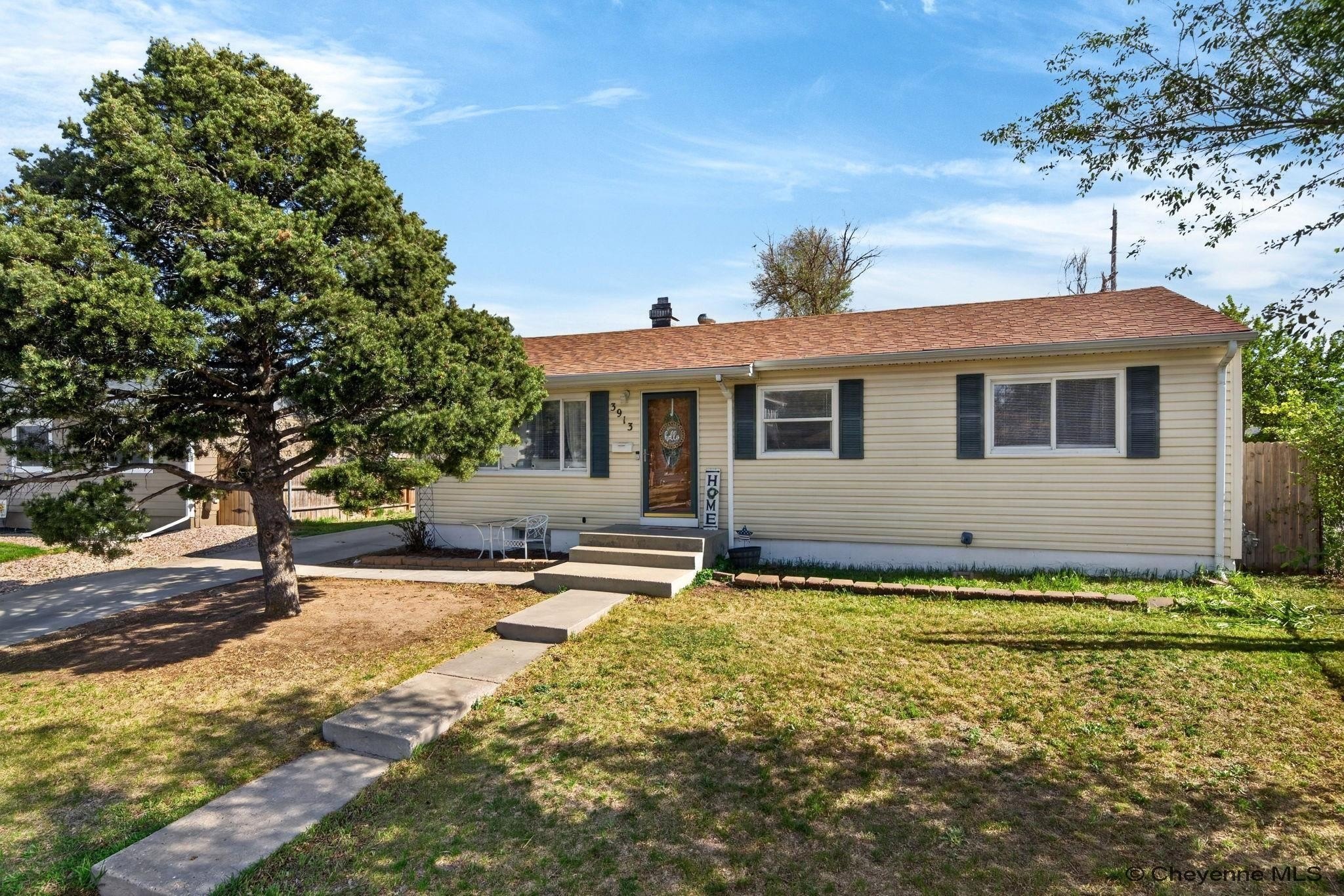 Single Family 4BR 2BA - 3913 E 6TH ST, Cheyenne, WY