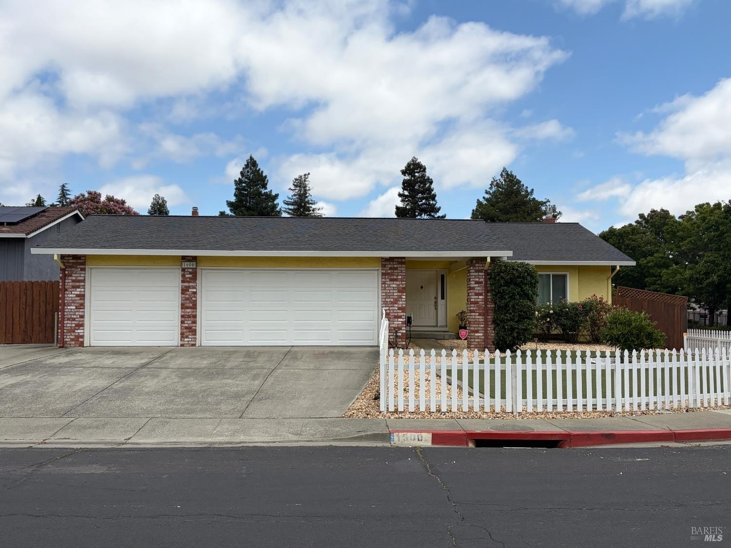 Single Family 3BR 2BA - 1600 Moraga Drive, Fairfield, CA